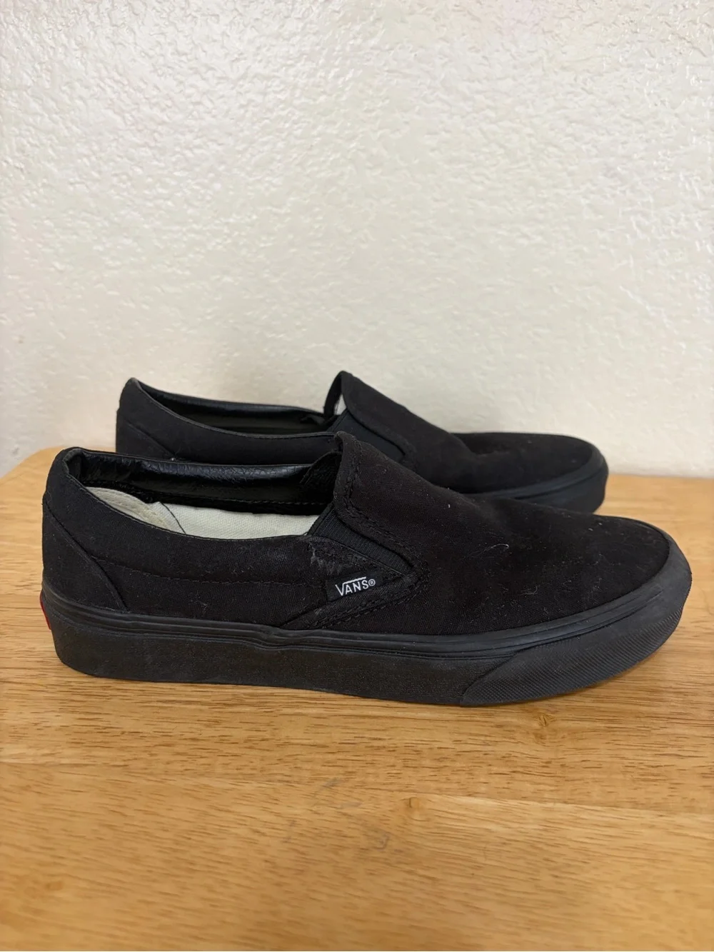 Vans All Black Classic Slip-On Canvas Loafers Size 7 Men 8.5 Women